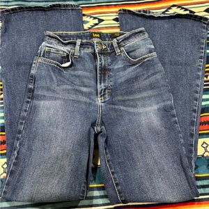 lee high rise flare size 27